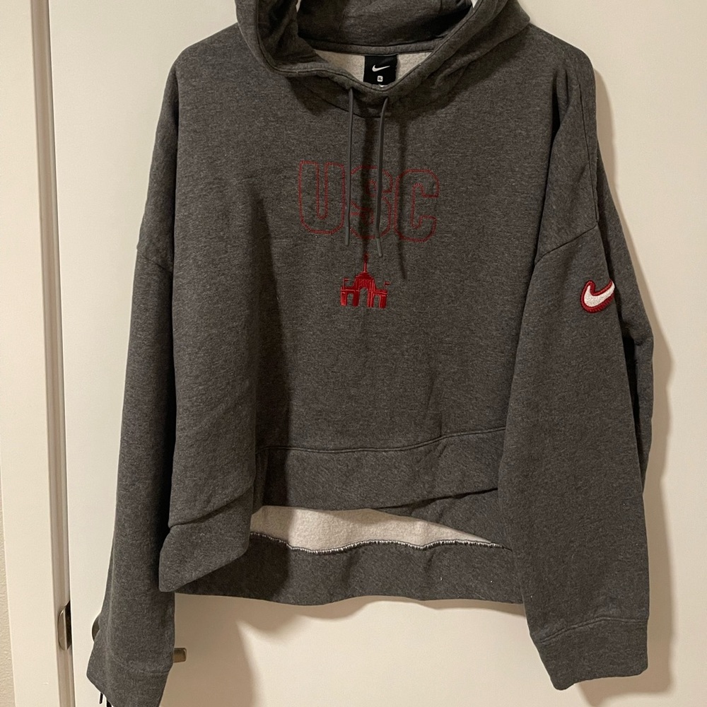 Nike USC high, low cropped hoodie! 🖤
